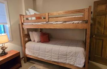 Tall Pines- 5-bedroom 3-bath with hot tub and more! - Foto 37