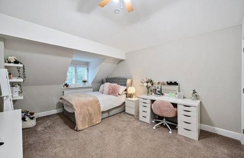 Luxurious Modern Henley Home with Pool & Hot Tub, 5 Bedrooms, Parking - Foto 12