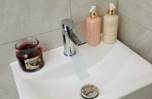 Aisiki Apartments at Stanhope Road, North Finchley, Airconditioned Multiple 2 or 3-Bedroom, Pet Friendly Duplex Flats, King or Twin Beds with Free WiFi - Foto 47