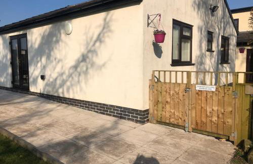 2 bedroom bungalow, 15 minutes to Alton Towers, dog friendly - Foto 1