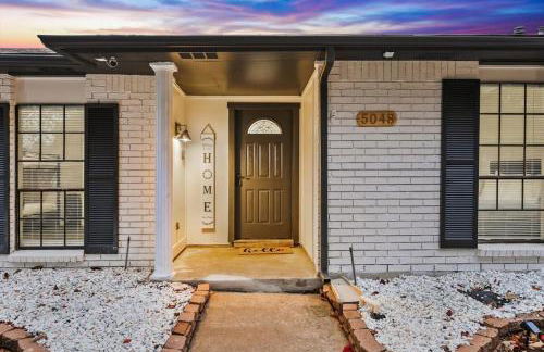 Luxurious 5BR 2BA Holiday Home with Pool, Grill, Sauna & Game Room - Foto 51