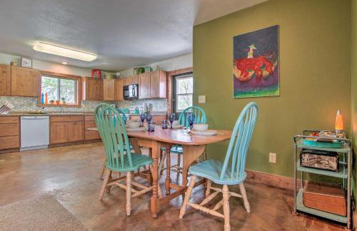 Chic Retro Retreat in Choteau Walk to Dtwn! - Foto 1