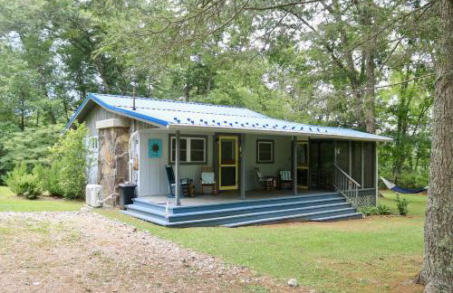 Rustic Hideaway with Fire Pit Less Than 1 Mi to River! - Foto 24