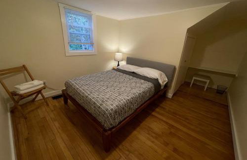 Dual-Home Berkshire Retreat Sleeps 16 - Foto 38