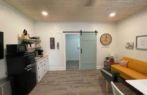 Beautifully Renovated Studio 2 Miles From Marina! - Foto 3