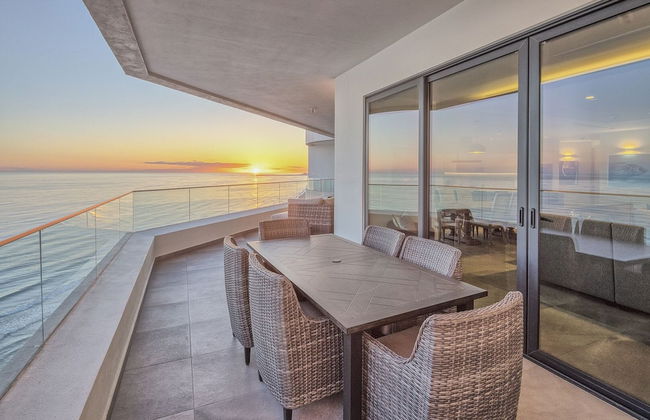 Luxury New Oceanfront Condo 5BR Sleeps 12 - Foto 1
