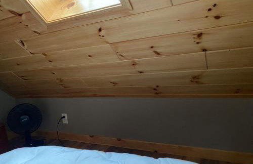 Cabin in the woods with fire pit and porch - Foto 56