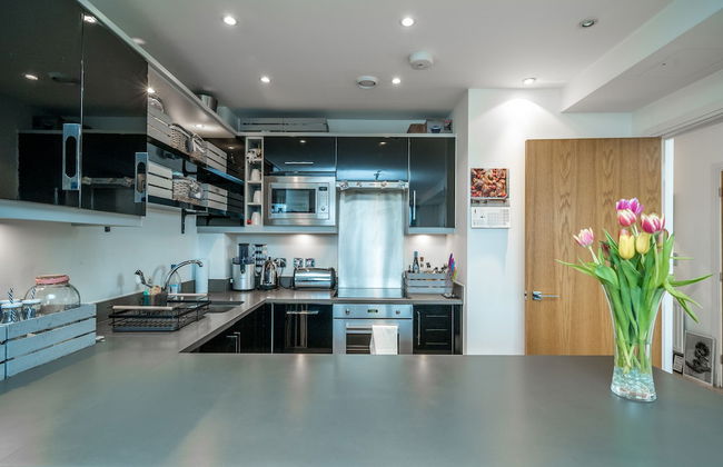 JOIVY Gorgeous 2-Bed Flat W/ Desk In Wandsworth - Foto 9