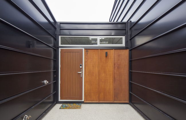 22 Hallenstein Apartments by Staysouth - Photo 54