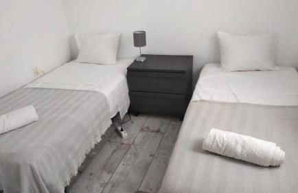 Beachfront Apartment with Sea Views & Private Parking - Foto 3