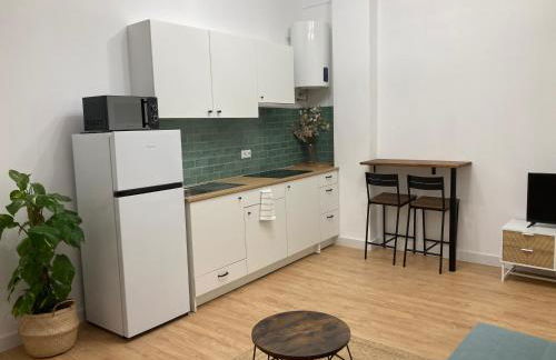 Castle View Apartments - Photo 3