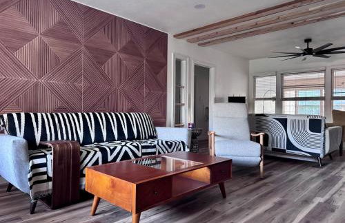 Stylish 1940s Home with Barn Guest House - Foto 14