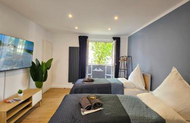 Modern Homes - Voll ausgestatte Wohnung - Balkon - Hotelbetten - 4K TV - WLAN - Photo 1