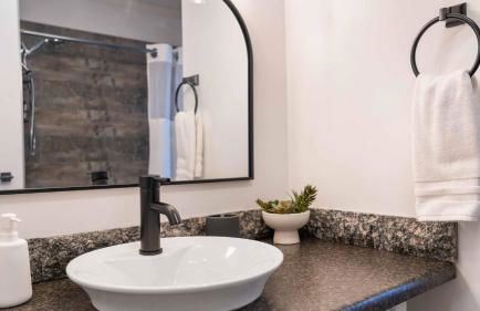 Birchwood by Avantstay Game Room + Lake Access - Foto 62