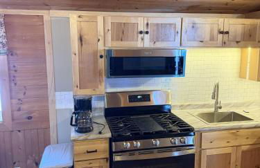 Pine and Paddle Cottage on Black Lake - Foto 3