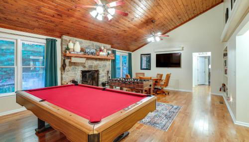 Deck and Game Room! Lakefront Blue Ridge Mtn Gem - Foto 4