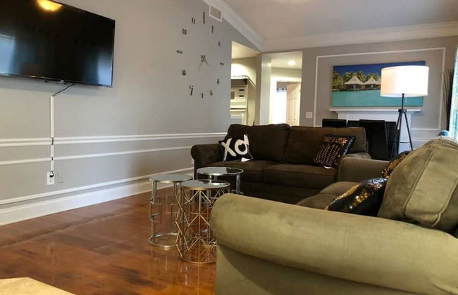 6149 Sandcrest · Next TO Universal. 8 Beds. Pool. Very Clean - Photo 20