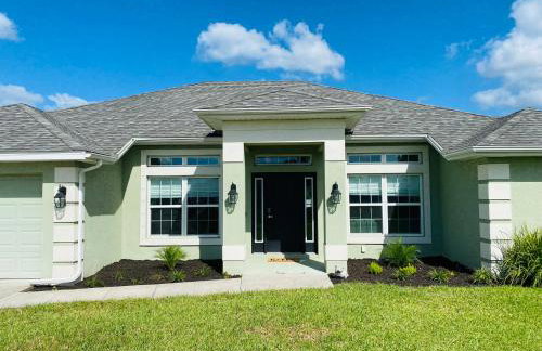 Gone Coastal! Large Heated pool home 30 min from beaches! - Foto 47