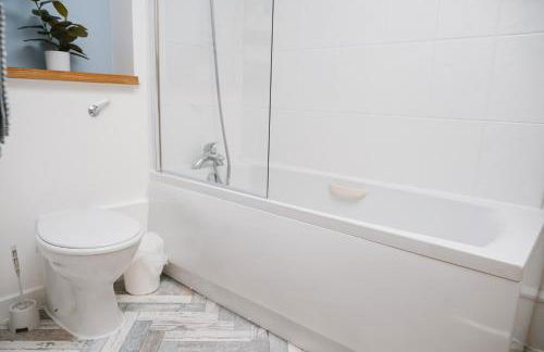 Barry Island Beachfront Apartment - Stunning Bay Views and Private Parking - Foto 10