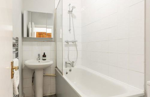 New! Lovely 1BR Flat with Patio in Herne Hill - Foto 14