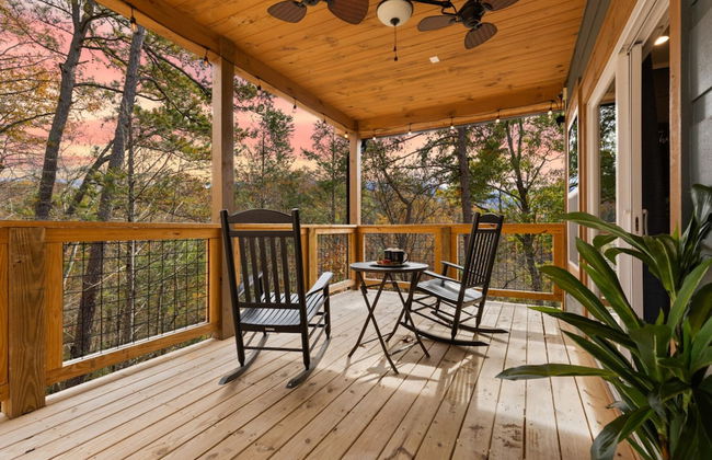 Romantic Cabin Retreat By Ghosal Luxury Lodging - Photo 45