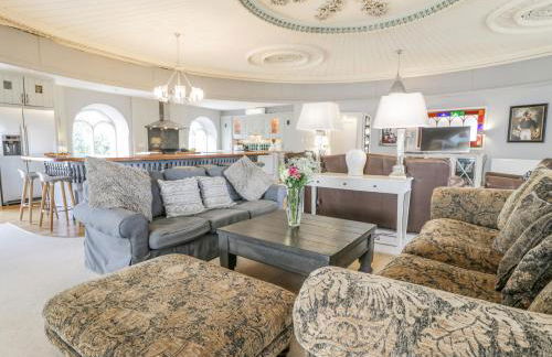 Capel Mawr - Photo 2