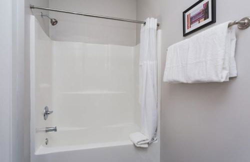 CozySuites Music Row Spacious 1BR with free parking 26 - Foto 26