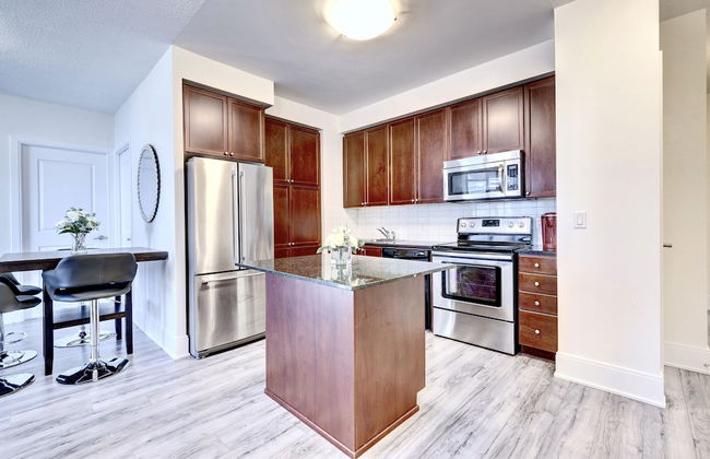 Grand Royal Condos -Mississauga SQ One - Photo 9