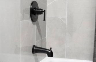 Urban Contemporary Apartment - Photo 6