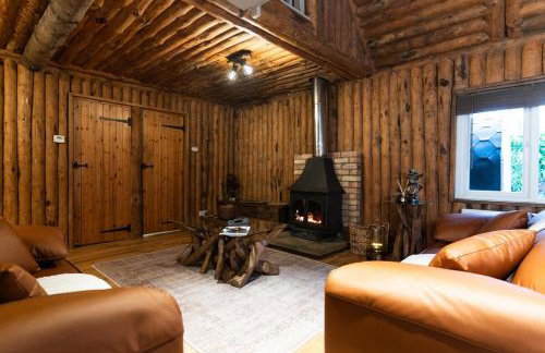 Tree House - Luxury Riverside Escape! - Foto 12