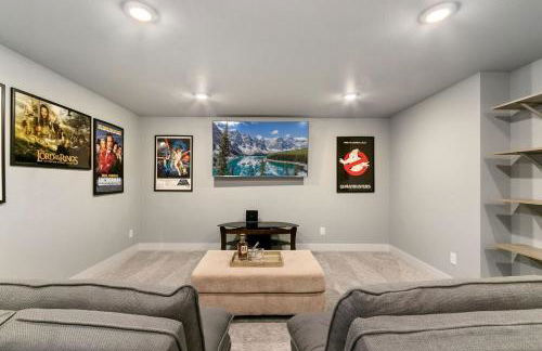 Luxury Home with Spectacular Rocky Mountain Views! - Foto 52