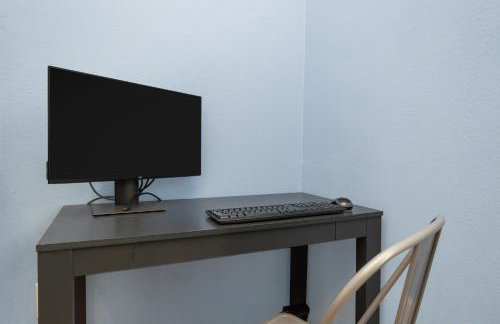 Summer Bliss 3BR Home, Walk to Beach Master Suite Sleeps 9 - Foto 30