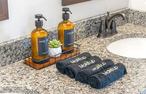 Sleeps 12 | 2 Kings w/ Ping-Pong, Gym, Arcade, BBQ - Foto 52