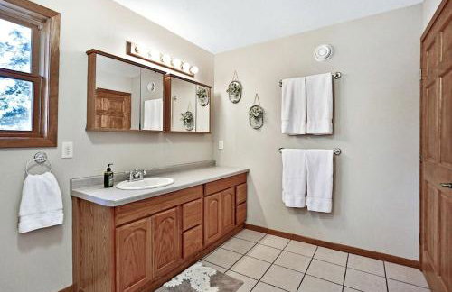 Lakefront Cottage Fully Equipped with Excellent Location in Saint Croix Falls, Wisconsin - Foto 15