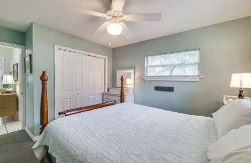 Water Access and Beach Area Crooked Lake Escape - Foto 18