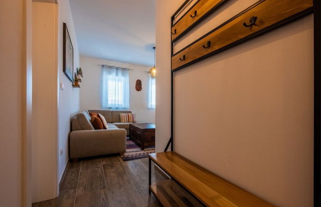 Charming and Tranquil Kastel Gomilica Apartment With Balcony and Patio - Foto 3