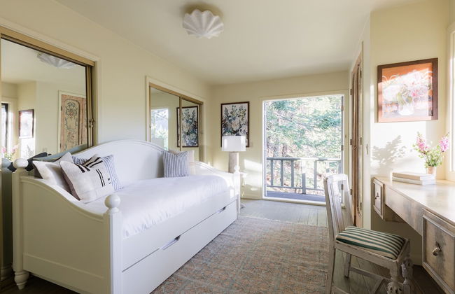 Everett by Avantstay 5mins to Palisades Tahoe w HOT TUB - Photo 22