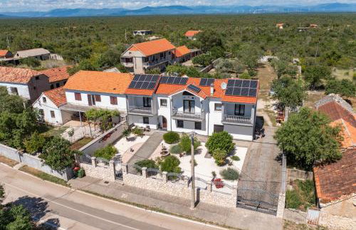 Apartments with parking space Smrdelje, Krka - 23078 - Foto 2