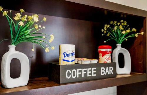 Comfy 1BR-Parking, Rooftop, Near Arrowhd & TMobile - Foto 60