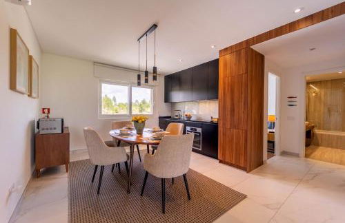 New Luxury Apartment, Sea View with Pool & Gym - Foto 13