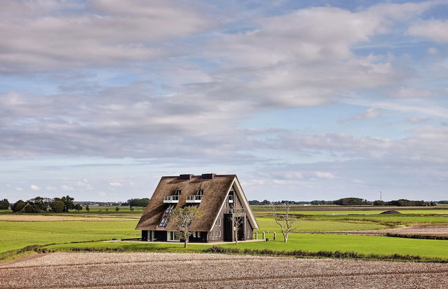 Stately Villa in Wierum with Fantastic Views & Hot Tub - Foto 27