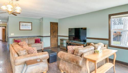 Riverfront Cabin Near Dtwn Pella with Game Room! - Foto 4