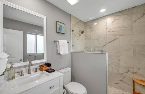 Magnolia - Family-Friendly Comforts, TVs, Grill & Just Steps to the Beach! - Foto 7