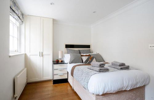 Elegant 4-Story Townhouse Near Victoria Station - Foto 19