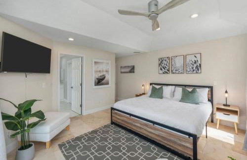 FEATURED ON HGTV'S MY LOTTERY DREAM HOME! Private dock, 15 minute boat ride to Crab Island, 20 minute drive to Destin, Pet Friendly - Foto 13