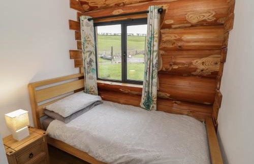 Cedar Cabin at Salford Court Farm Fishing Cabins - Foto 17