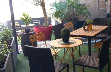 VILLA 160m2 - LES LOGES DU THEATRE avec JARDIN en plein cœur d'Épernay 14PERS Max VISITE DE CAVE guidée et DÉGUSTATION CHAMPAGNE offert BIEN-ÊTRE & JEUX - Photo 10