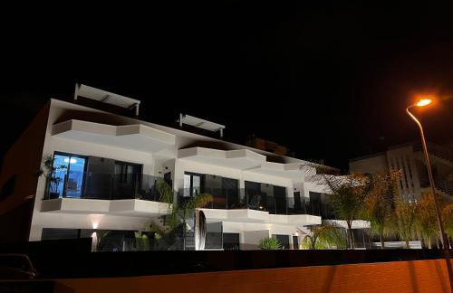 Air-conditioned Elisa Apartment with spacious sunroof lounge and swimming pool - Photo 6