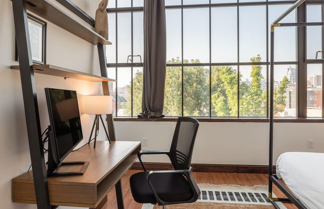 Sosuite 2BR Apt w Balcony, W/d, Gym, On-site Bar - Foto 10