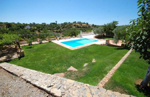 Rustic Villa Tavira with Mountain Views and Pool - Foto 16